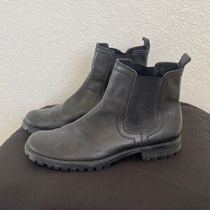 Reaction Kenneth Cole Black Leather Chelsea Boots